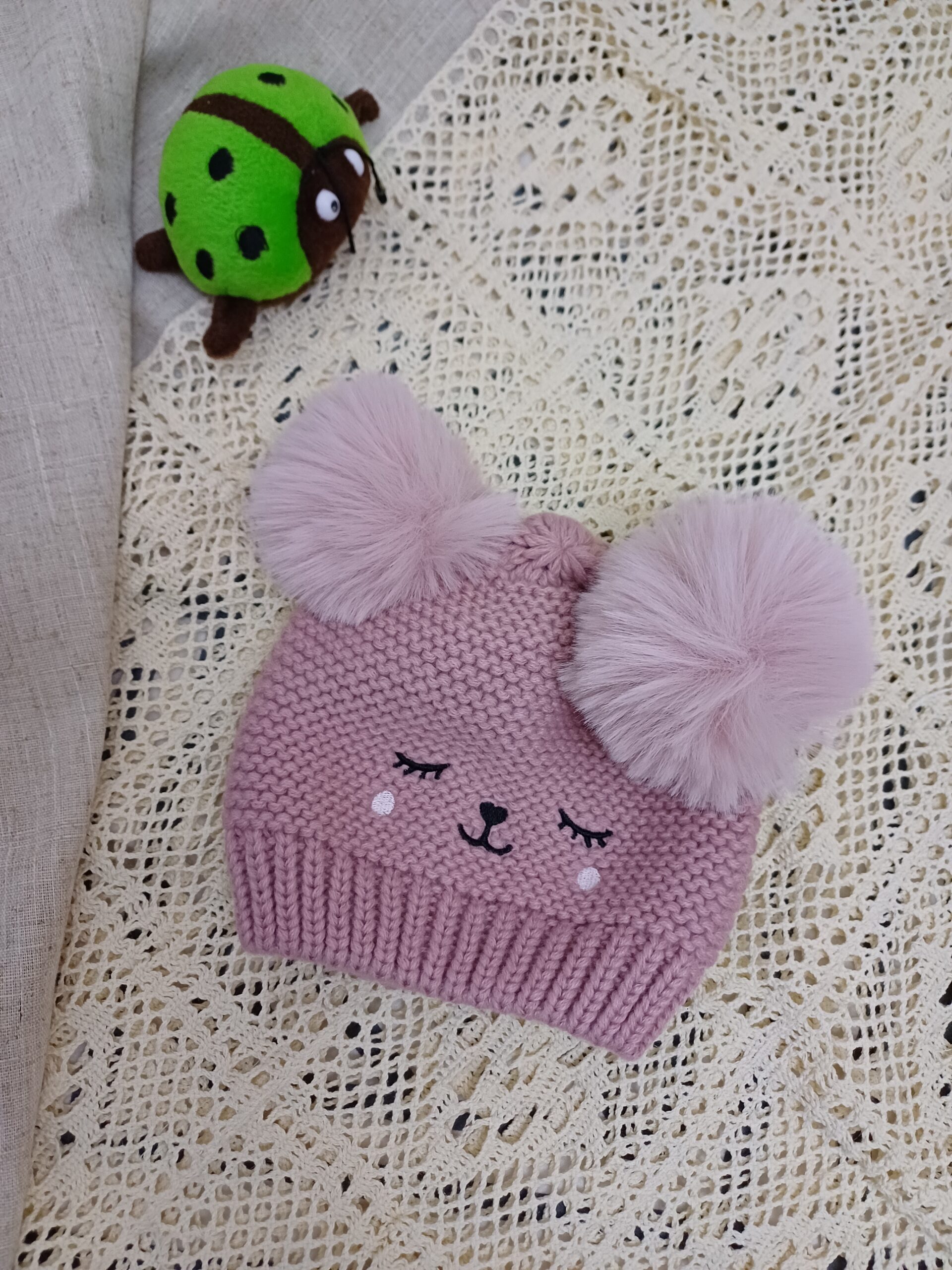 Baby pom pom winter cap