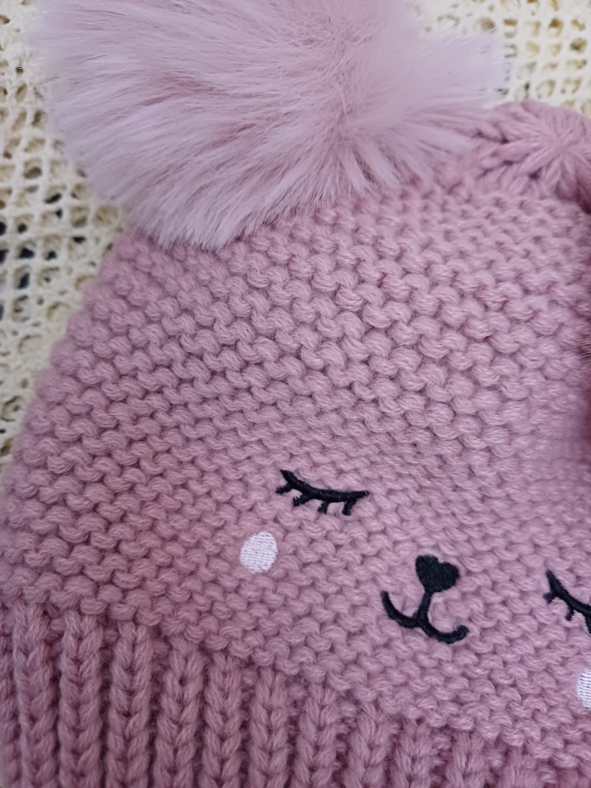 Baby pom pom winter cap
